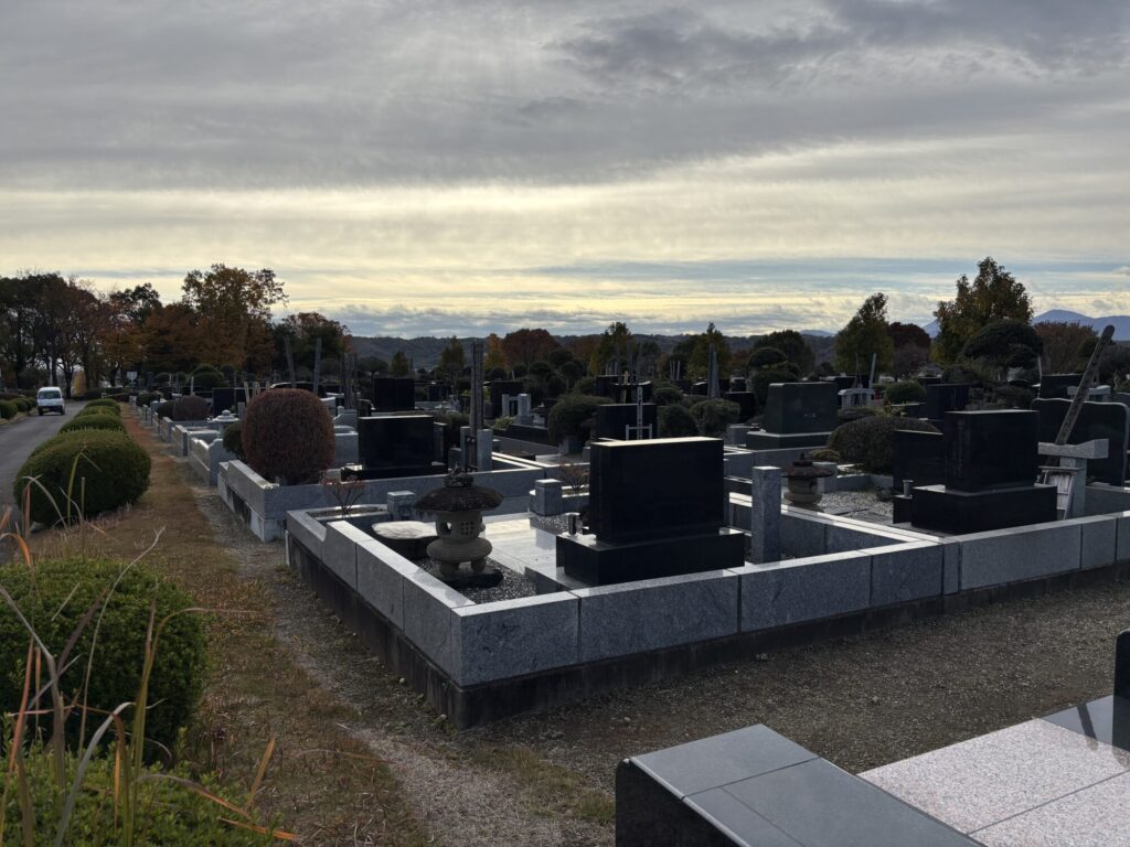 高崎市八幡霊園の眺め
